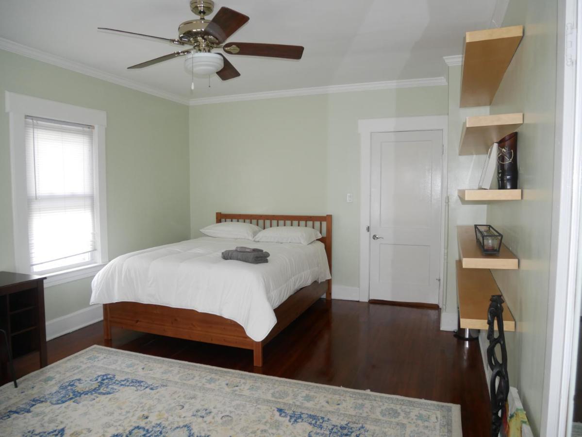 Arrivals & Departures Bed & Breakfast Elizabeth Exterior photo