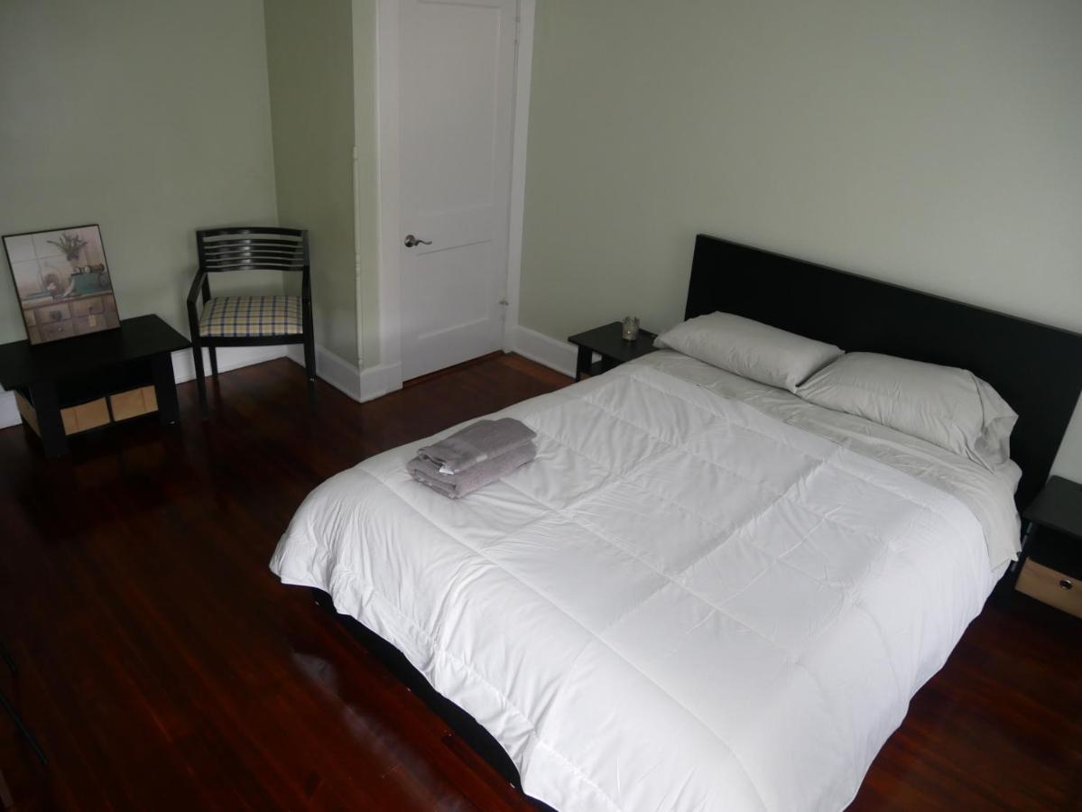 Arrivals & Departures Bed & Breakfast Elizabeth Exterior photo
